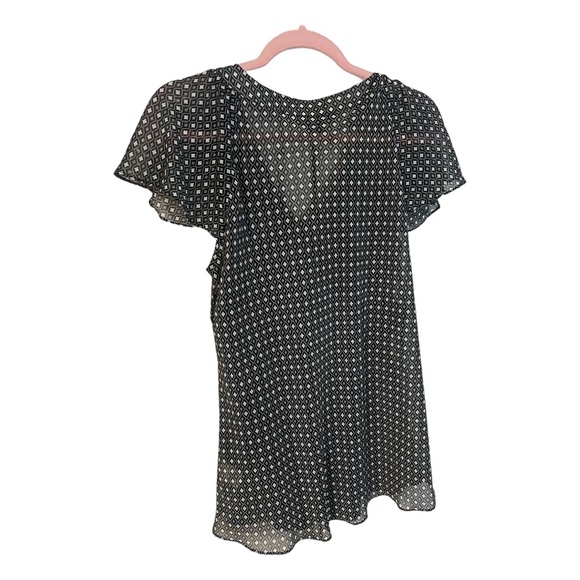 A Banana Republic blouse in size large - Picture 6 of 6